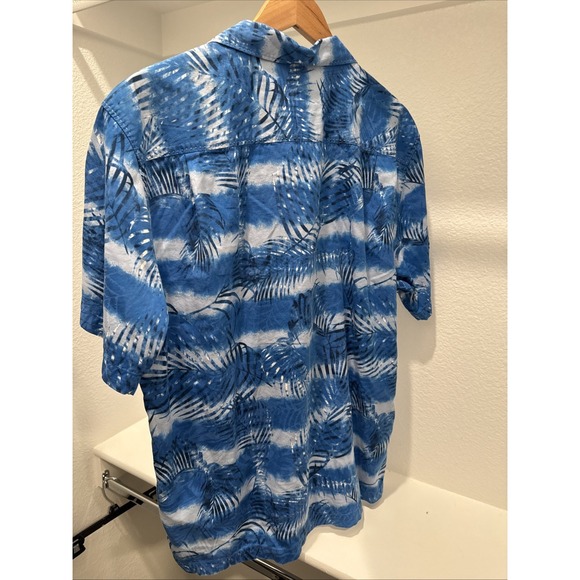 TOMMY BAHAMA Size L Palm Fronds Hawaiian Camp Shirt Blue - Picture 4 of 4